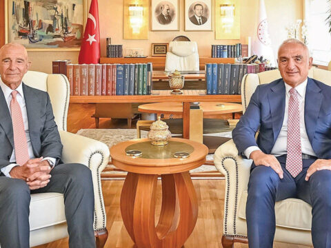 Abd ile karsilikli turizm hareketliligi artacak KDKev98J