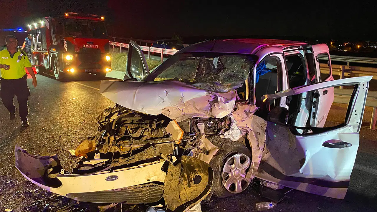 Malatya’da bakım çalışması yapılan yolda iki araç çarpıştı: 6 yaralı Malatyada bakim calismasi yapilan yolda iki arac carpisti 6 yarali C5XqJSX8